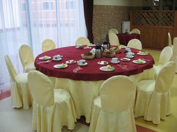 Arena Hotel Kaliszki Extérieur photo